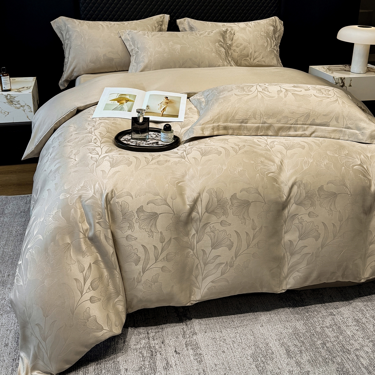 91家纺网 家纺一手货源 找家纺 奥汀洛家纺 2026春夏新款水洗冰丝亮丝提花四件套 百合-驼