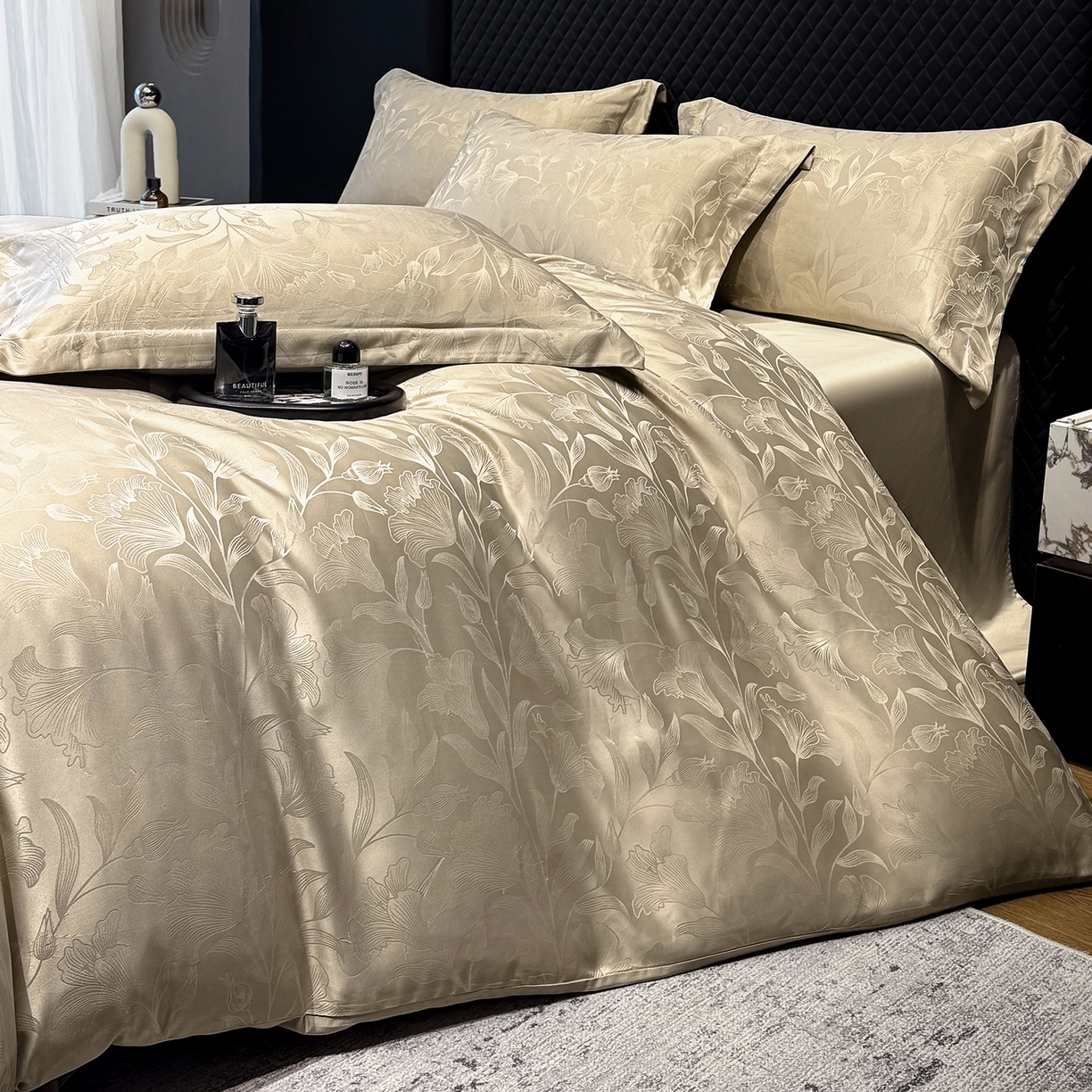 91家纺网 家纺一手货源 找家纺 奥汀洛家纺 2026春夏新款水洗冰丝亮丝提花四件套 百合-驼