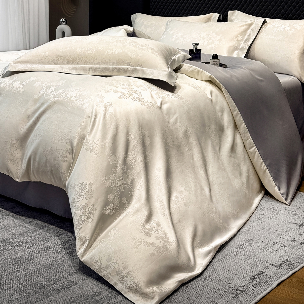 91家纺网 家纺一手货源 找家纺 奥汀洛家纺 2026春夏新款水洗冰丝亮丝提花四件套 蔷薇-白