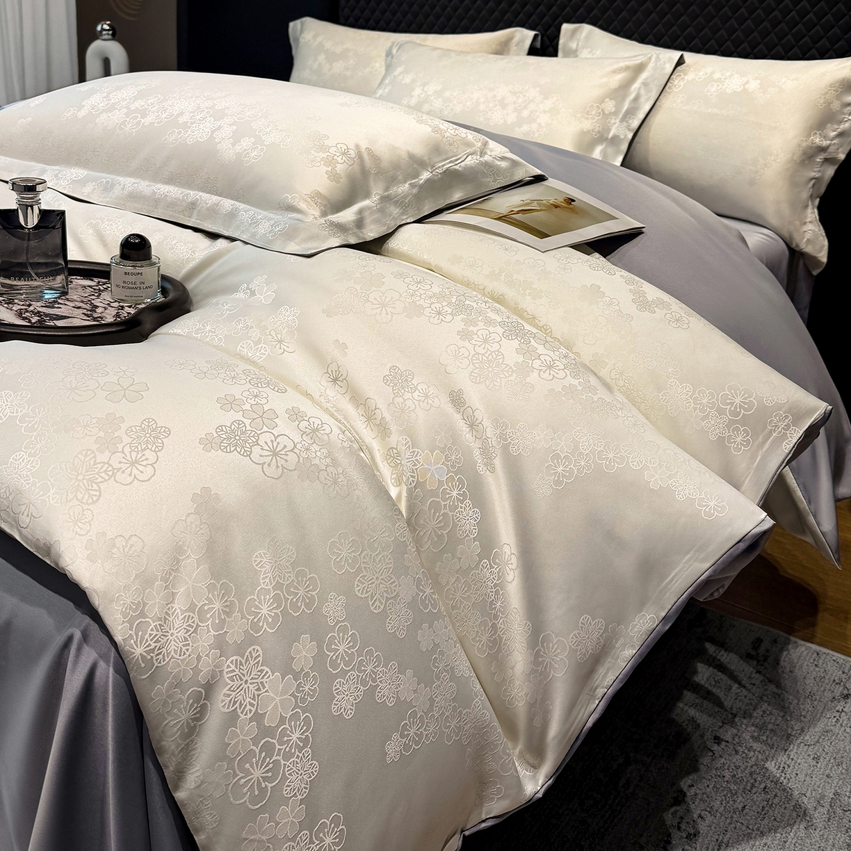 91家纺网 家纺一手货源 找家纺 奥汀洛家纺 2026春夏新款水洗冰丝亮丝提花四件套 蔷薇-白