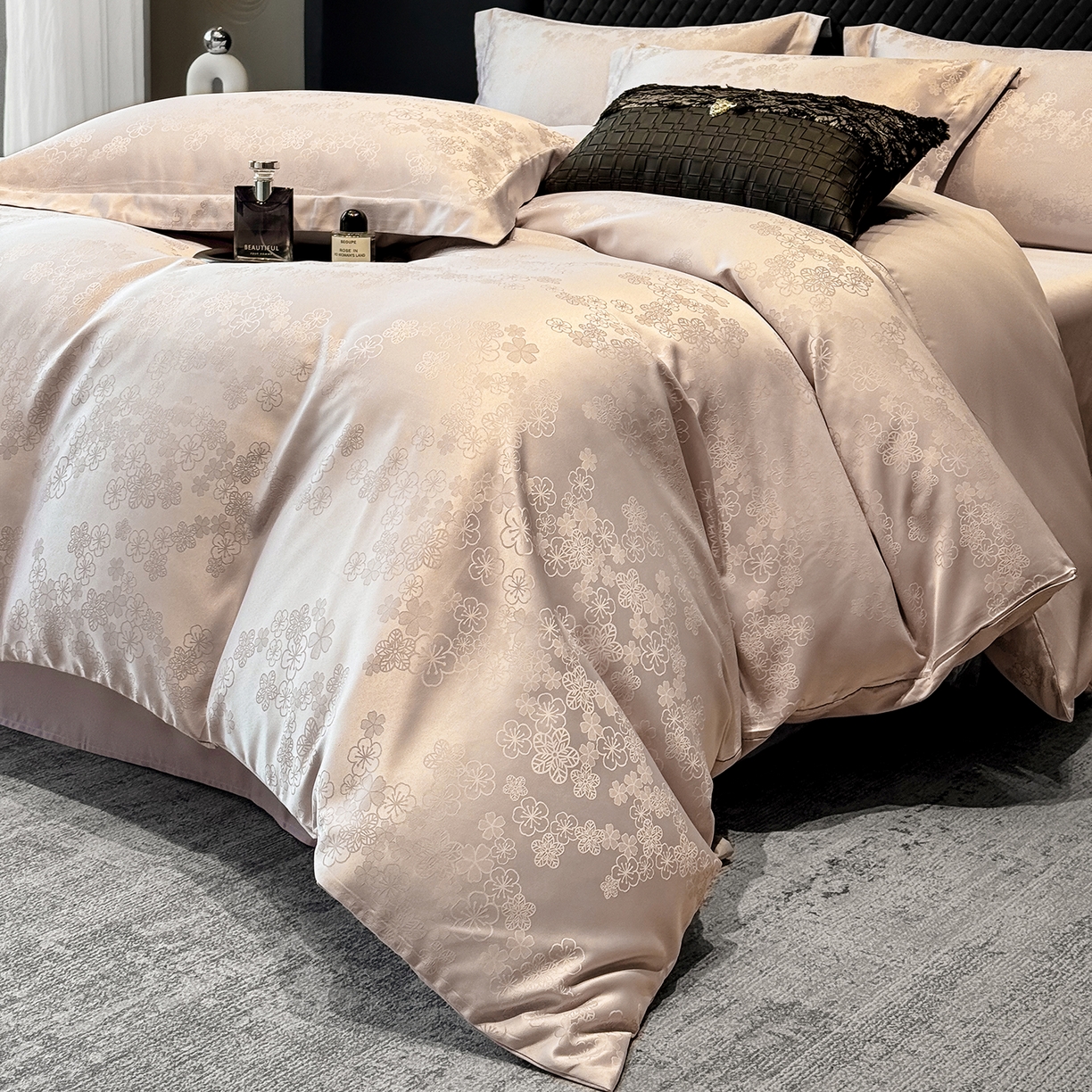 91家纺网 家纺一手货源 找家纺 奥汀洛家纺 2026春夏新款水洗冰丝亮丝提花四件套 蔷薇-紫