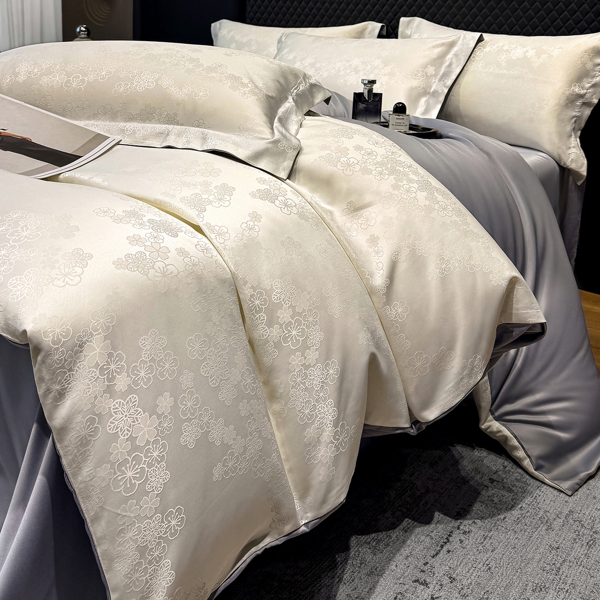 91家纺网 家纺一手货源 找家纺 奥汀洛家纺 2026春夏新款水洗冰丝亮丝提花四件套 蔷薇-白