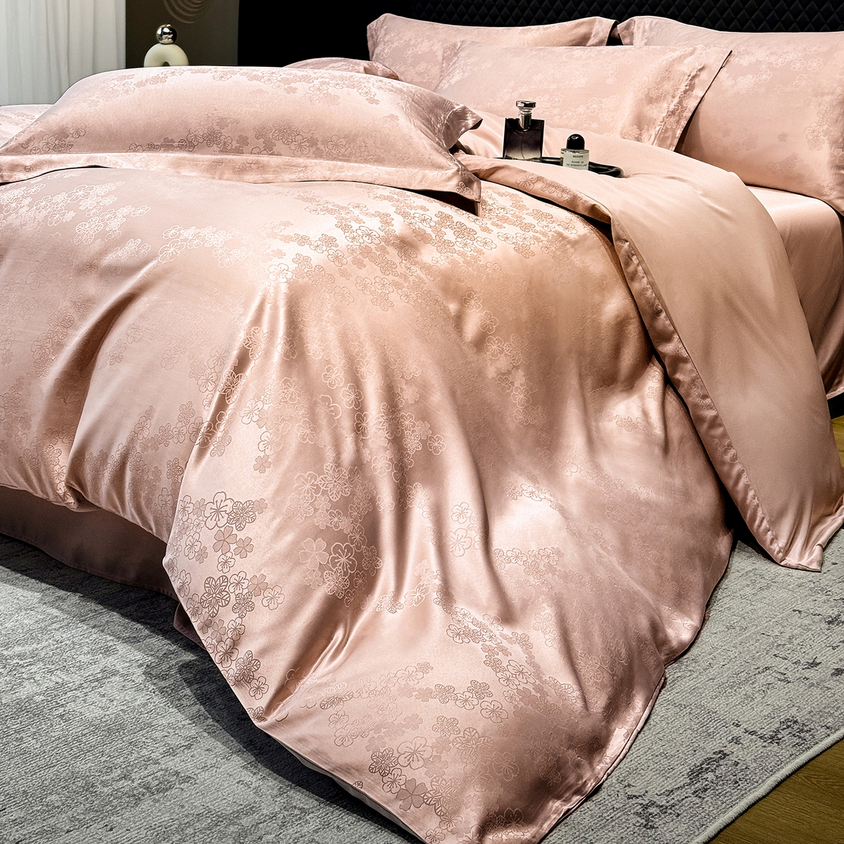 91家纺网 家纺一手货源 找家纺 奥汀洛家纺 2026春夏新款水洗冰丝亮丝提花四件套 蔷薇-粉