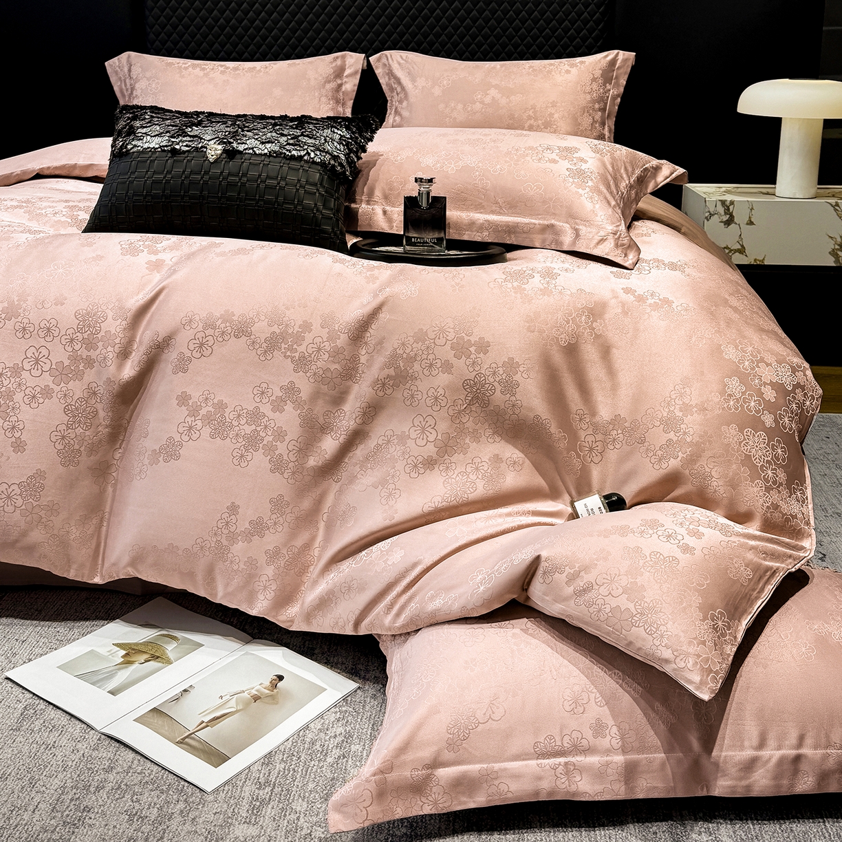 91家纺网 家纺一手货源 找家纺 奥汀洛家纺 2026春夏新款水洗冰丝亮丝提花四件套 蔷薇-粉