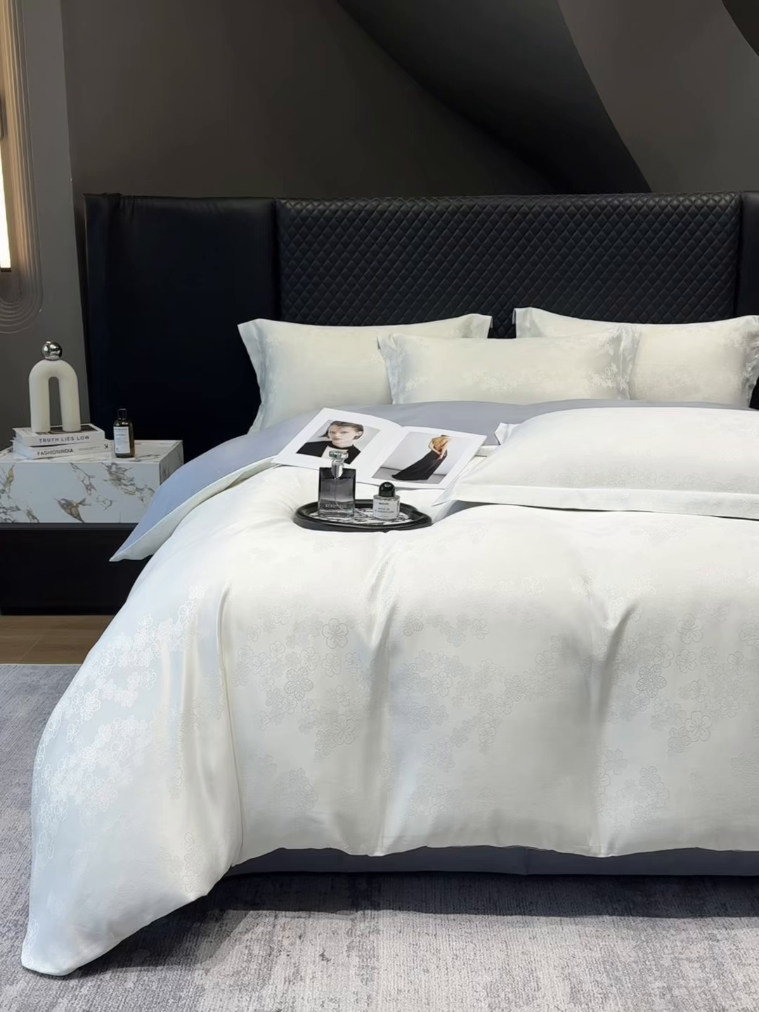 91家纺网 家纺一手货源 找家纺 奥汀洛家纺 2026春夏新款水洗冰丝亮丝提花四件套 蔷薇-白