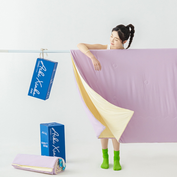 91家纺网 家纺一手货源 找家纺 爱彼家纺 2026夏季热款冰卡Pro+深睡双面用锦纶夏被空调被夏季A类抗菌冰凉单夏被-冰卡夏被系列 冰卡-浅紫+芝士