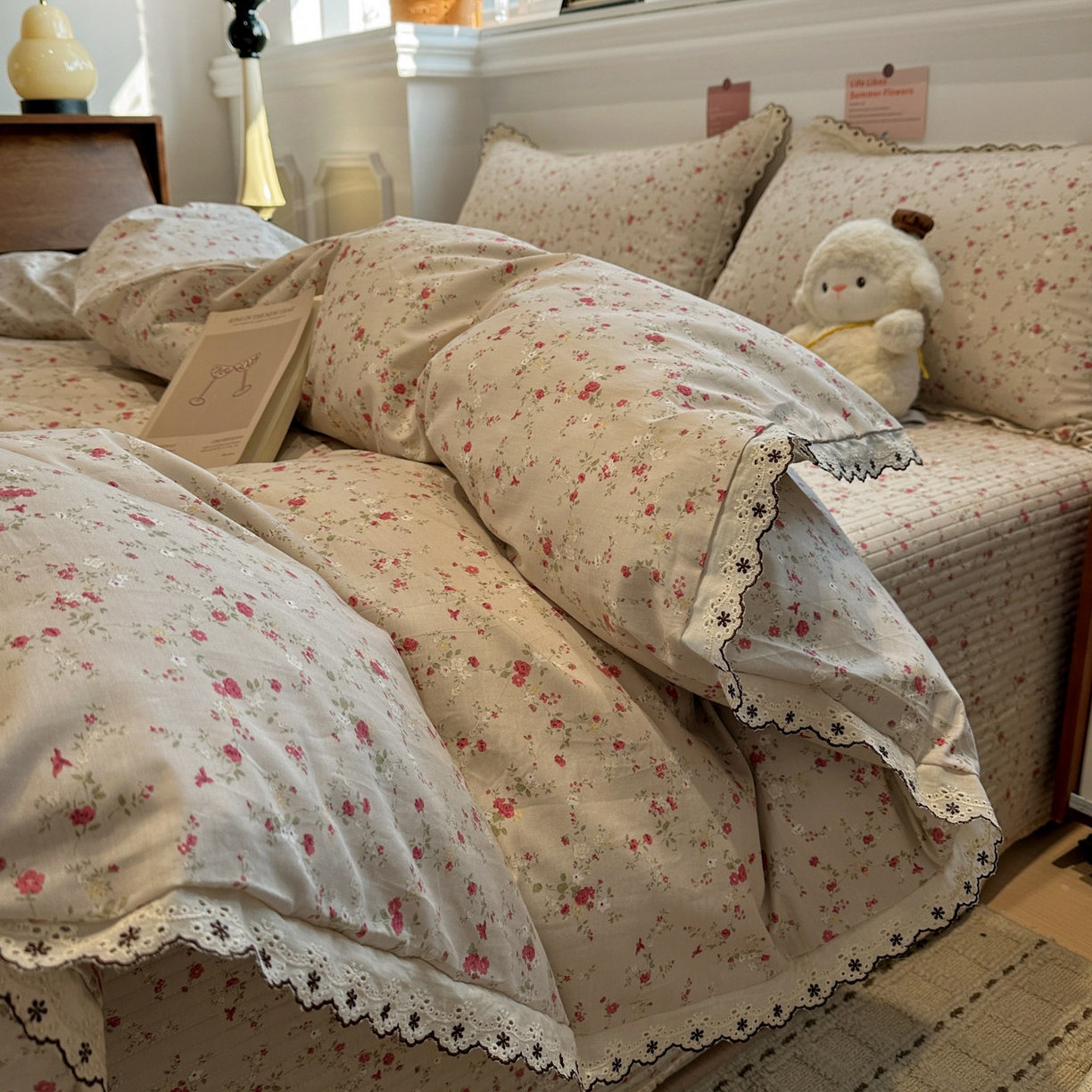 91家纺网 家纺一手货源 找家纺 橙子家居 2026新款纯棉法式复古蕾丝花边床盖四件套 花影