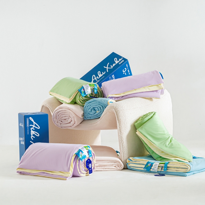 91家纺网 家纺一手货源 找家纺 爱彼家纺 2026夏季热款冰卡Pro+深睡双面用锦纶夏被空调被夏季A类抗菌冰凉单夏被-冰卡夏被系列 组合图仅展示