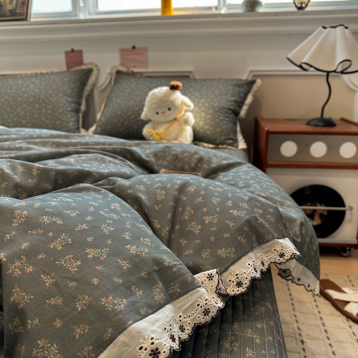 91家纺网 家纺一手货源 找家纺 橙子家居 2026新款纯棉法式复古蕾丝花边床盖四件套 墨影