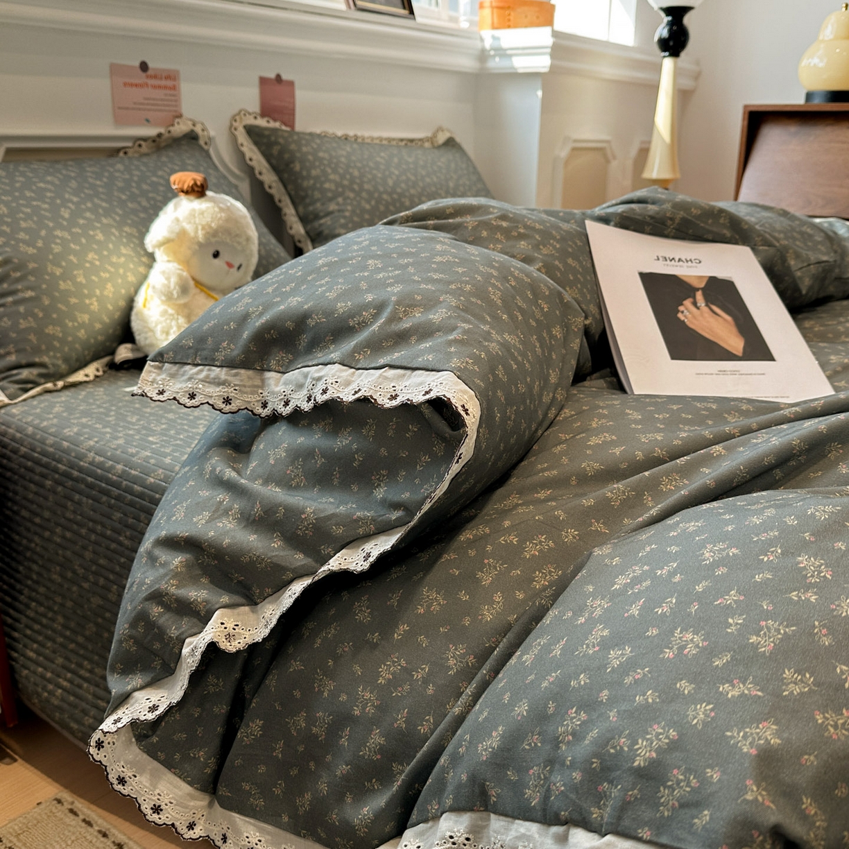 91家纺网 家纺一手货源 找家纺 橙子家居 2026新款纯棉法式复古蕾丝花边床盖四件套 墨影