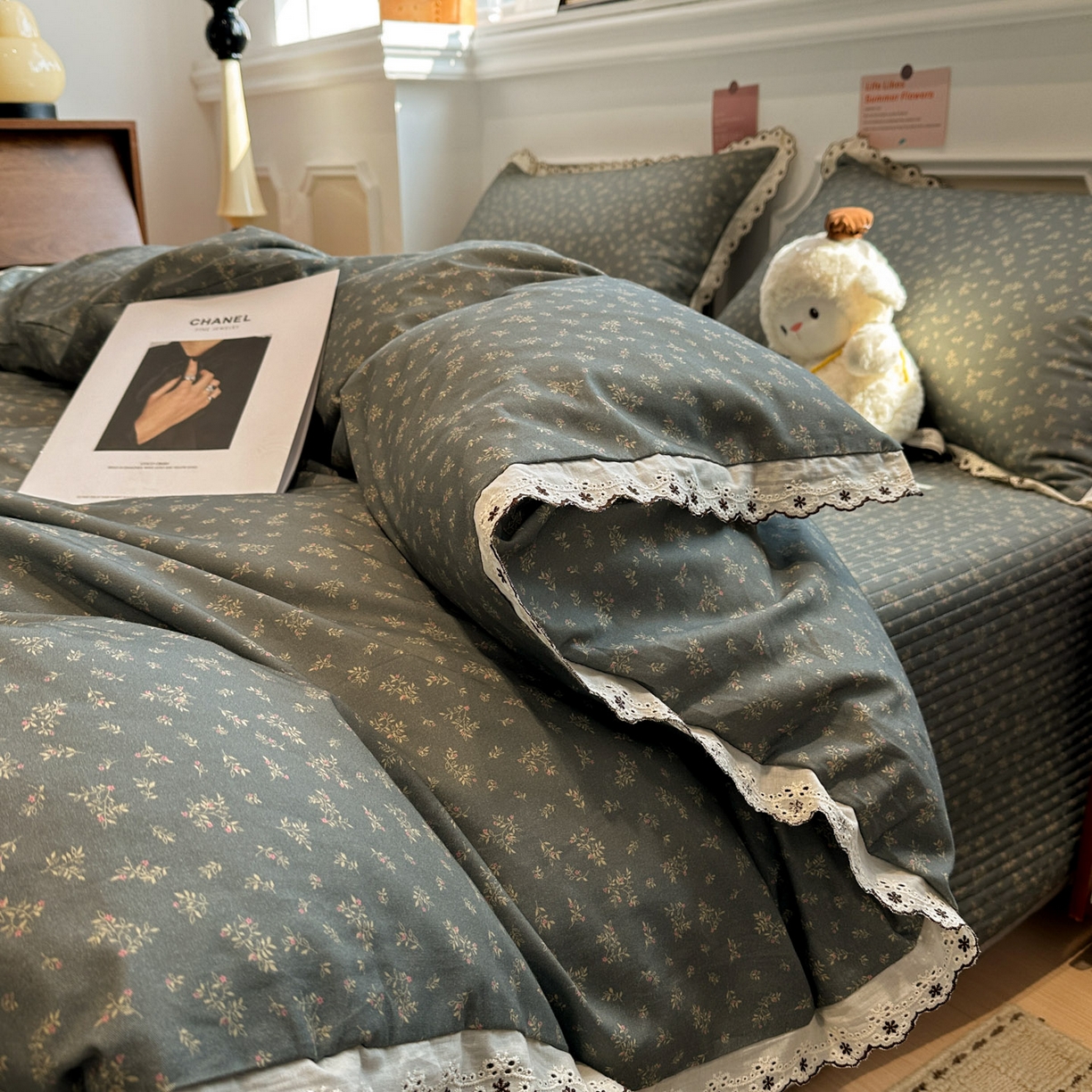 91家纺网 家纺一手货源 找家纺 橙子家居 2026新款纯棉法式复古蕾丝花边床盖四件套 墨影