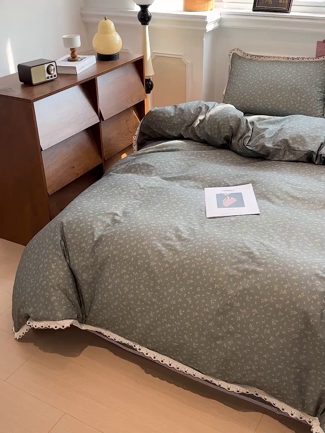 91家纺网 家纺一手货源 找家纺 橙子家居 2026新款纯棉法式复古蕾丝花边床盖四件套 墨影