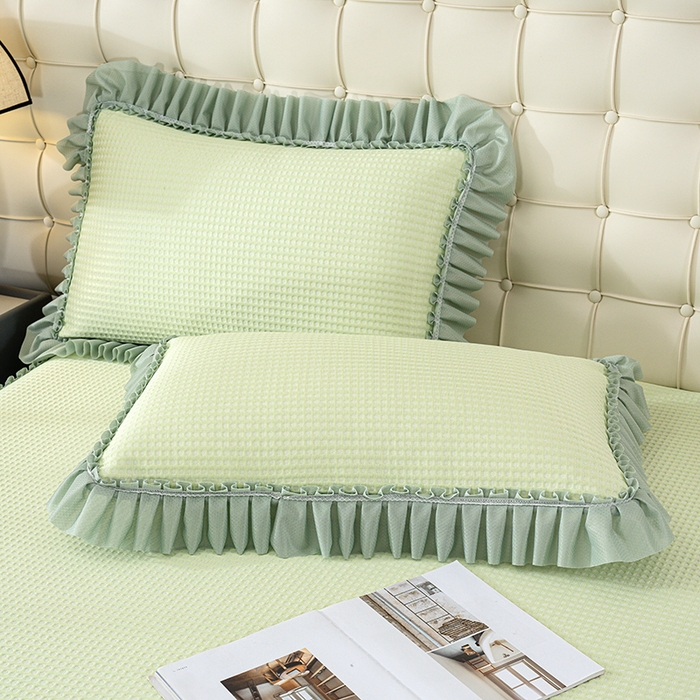 91家纺网 家纺一手货源 找家纺 七里香 2026新款千鸟阁凉豆豆3D冰豆豆床裙款凉席三件套 千鸟格-果绿