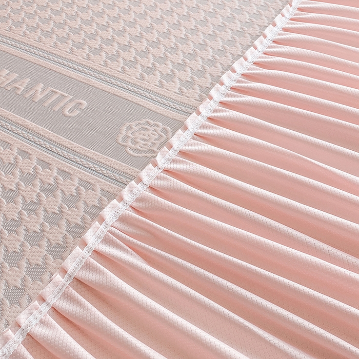 91家纺网 家纺一手货源 找家纺 七里香 2026新款千鸟阁凉豆豆3D冰豆豆床裙款凉席三件套 千鸟格-粉玉