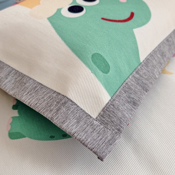 91家纺网 家纺一手货源 找家纺 萌宝家纺  2026新款900D加密儿童冰丝枕套夏季A类冰藤枕头 可爱恐龙-米白