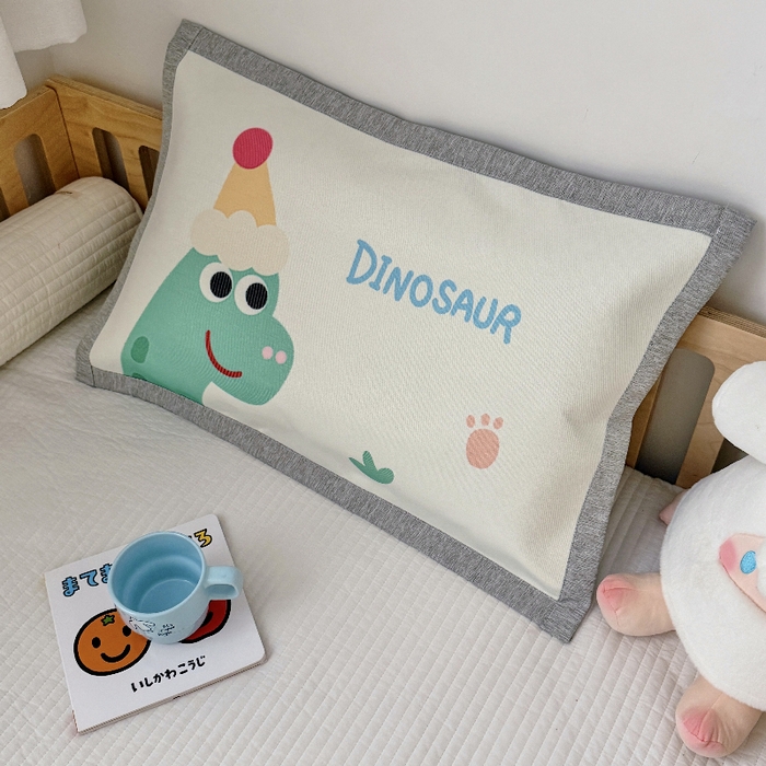 91家纺网 家纺一手货源 找家纺 萌宝家纺  2026新款900D加密儿童冰丝枕套夏季A类冰藤枕头 可爱恐龙-米白