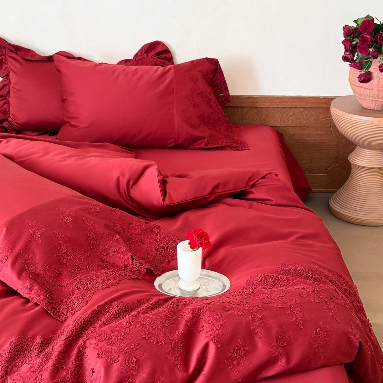 91家纺网 家纺一手货源 找家纺 佳汐蓝家纺 2025新款100支澳棉花边四件套-花拾光 花拾光-红色