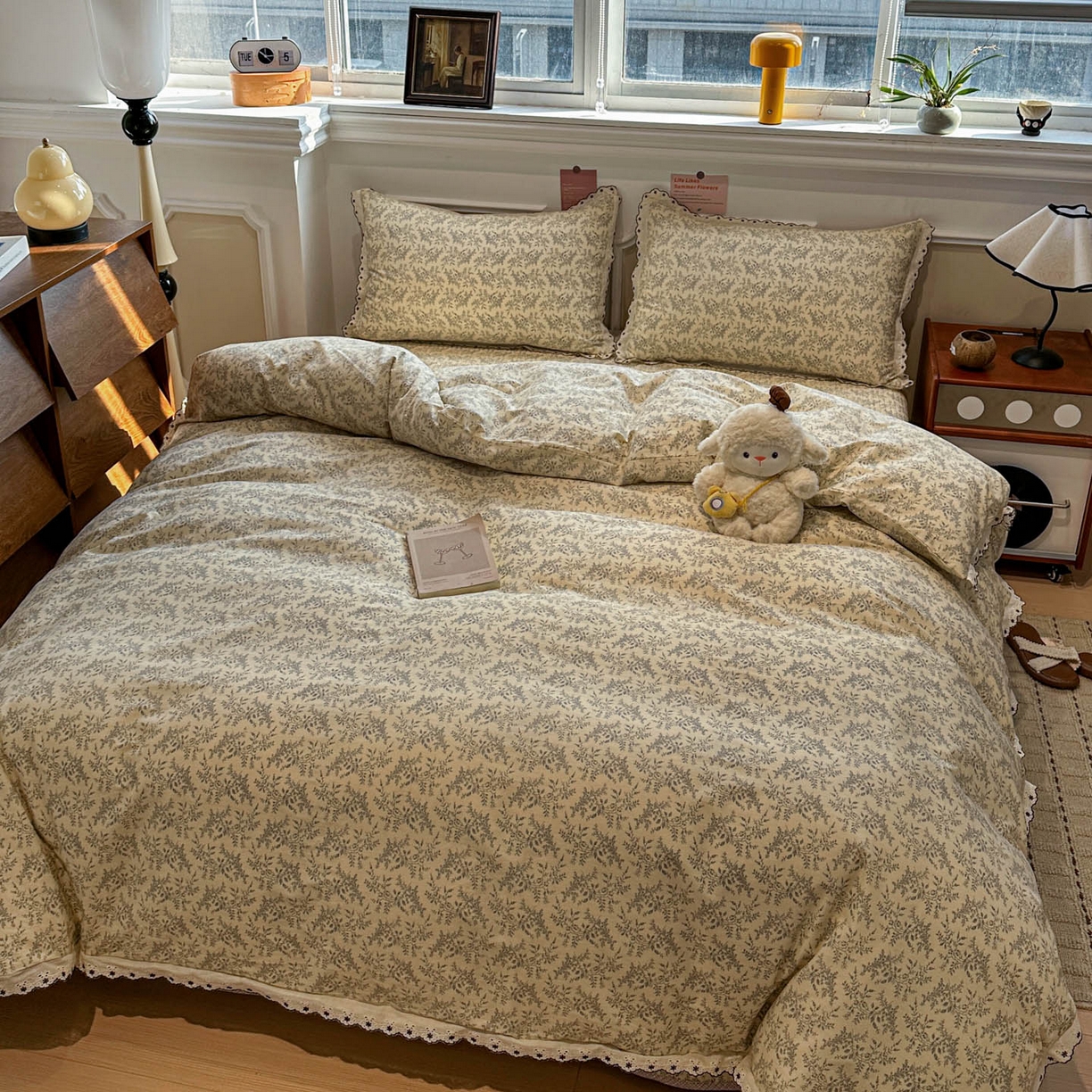 91家纺网 家纺一手货源 找家纺 橙子家居 2026新款纯棉法式复古蕾丝花边床盖四件套 枝蔓-浅灰