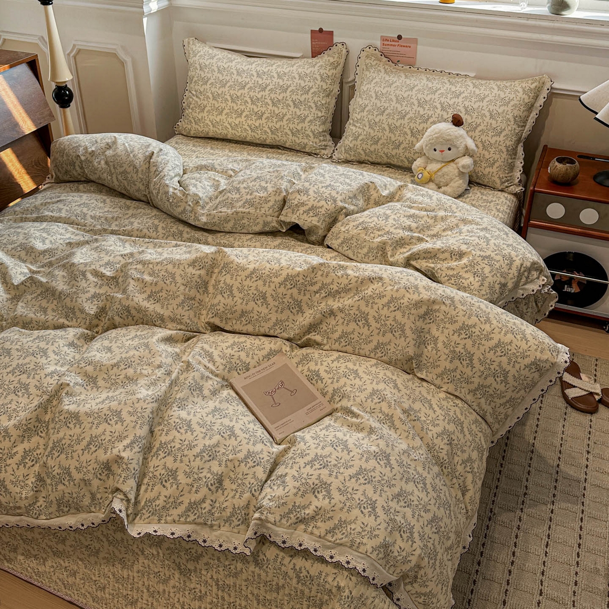 91家纺网 家纺一手货源 找家纺 橙子家居 2026新款纯棉法式复古蕾丝花边床盖四件套 枝蔓-浅灰