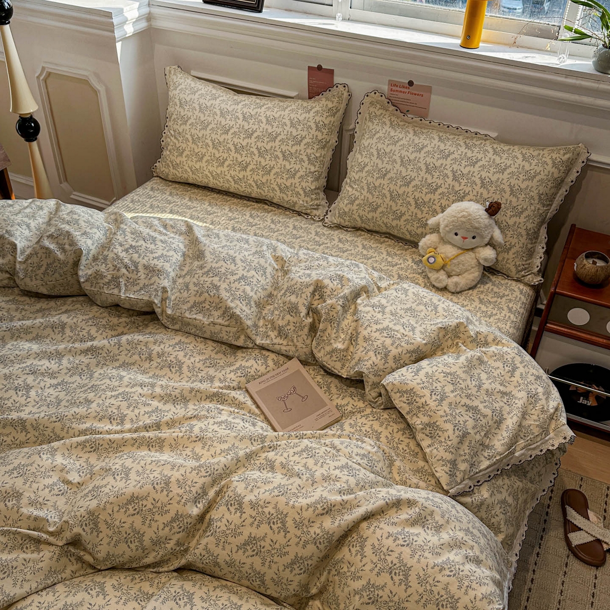 91家纺网 家纺一手货源 找家纺 橙子家居 2026新款纯棉法式复古蕾丝花边床盖四件套 枝蔓-浅灰