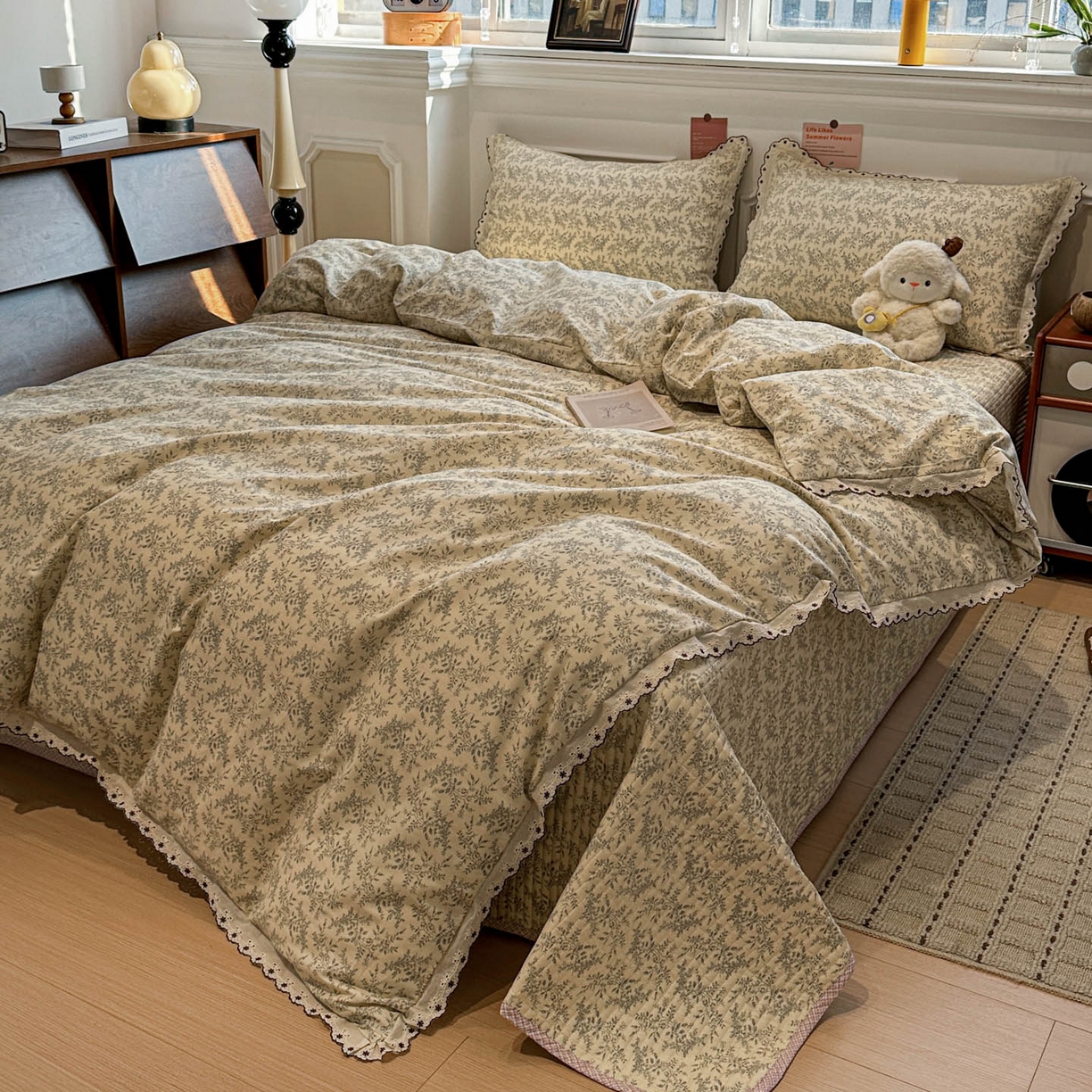 91家纺网 家纺一手货源 找家纺 橙子家居 2026新款纯棉法式复古蕾丝花边床盖四件套 枝蔓-浅灰