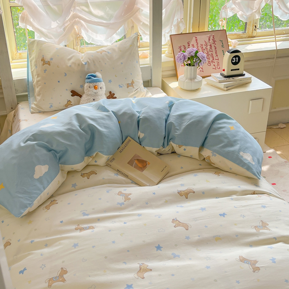 91家纺网 家纺一手货源 找家纺 简约家纺 2026新款全棉印花学生宿舍三件套系列 木马心愿