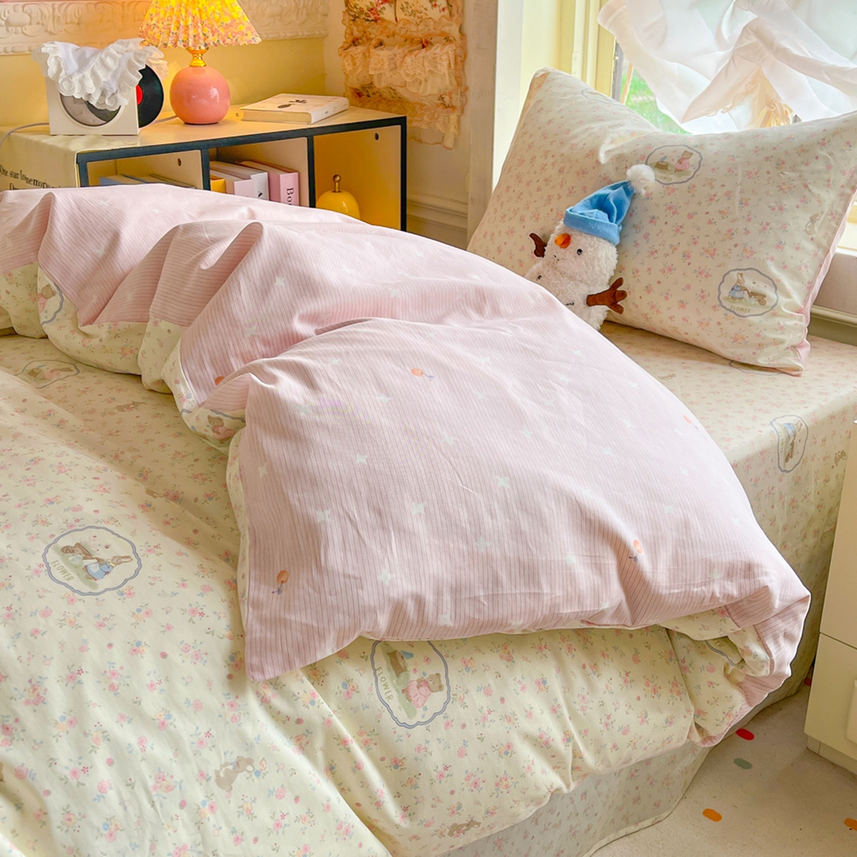 91家纺网 家纺一手货源 找家纺 简约家纺 2026新款全棉印花学生宿舍三件套系列 粉色花园兔-粉