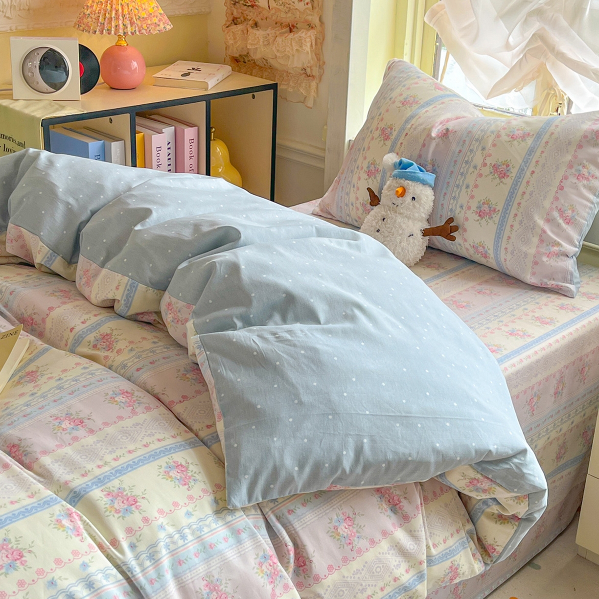 91家纺网 家纺一手货源 找家纺 简约家纺 2026新款全棉印花学生宿舍三件套系列 花满情