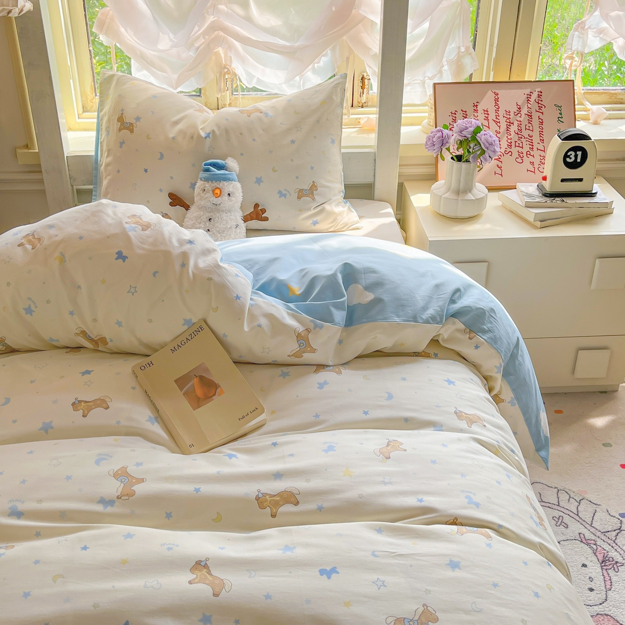 91家纺网 家纺一手货源 找家纺 简约家纺 2026新款全棉印花学生宿舍三件套系列 木马心愿