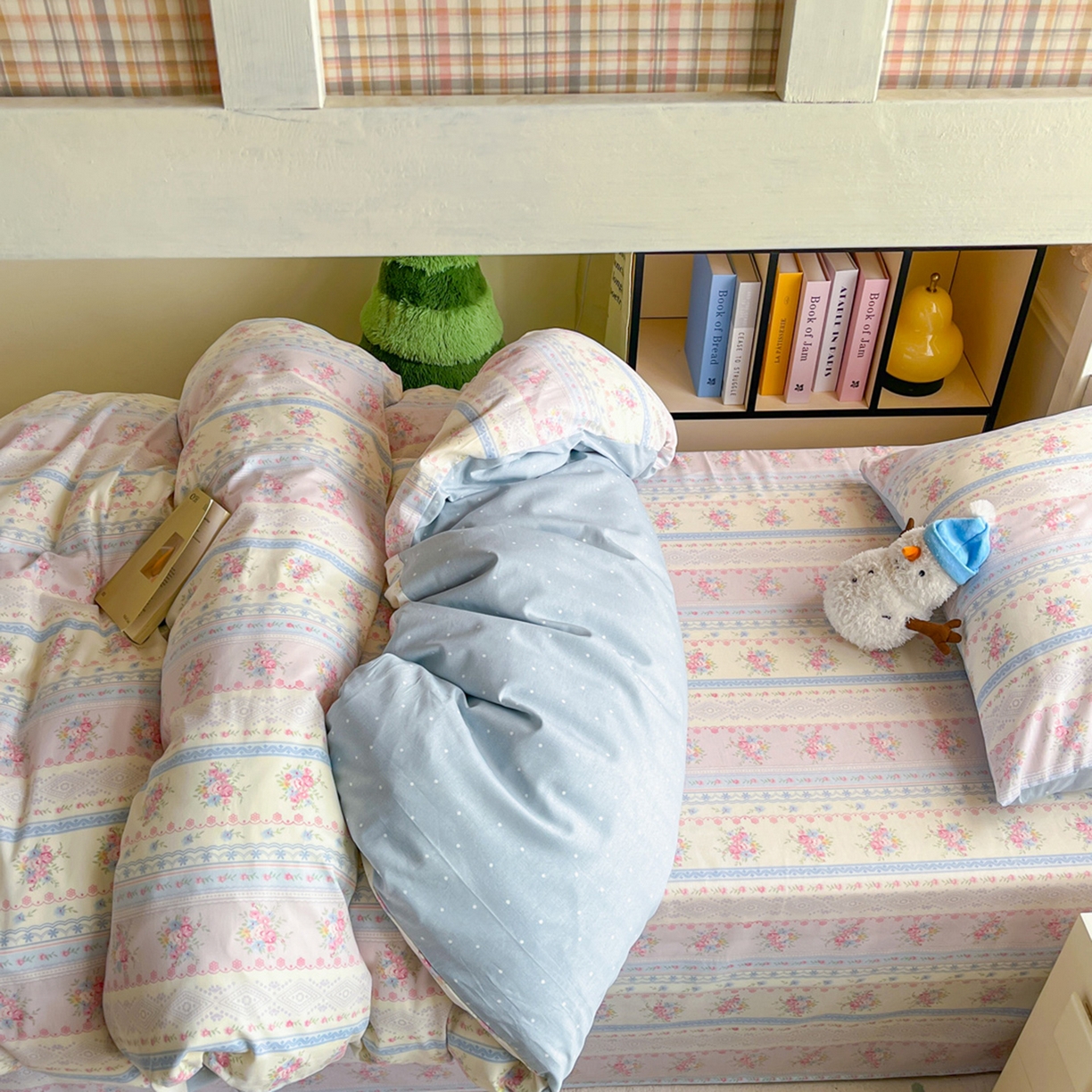 91家纺网 家纺一手货源 找家纺 简约家纺 2026新款全棉印花学生宿舍三件套系列 花满情