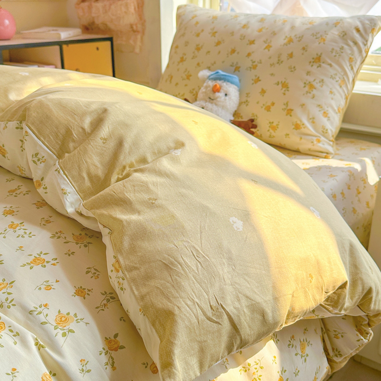 91家纺网 家纺一手货源 找家纺 简约家纺 2026新款全棉印花学生宿舍三件套系列 故事小黄花