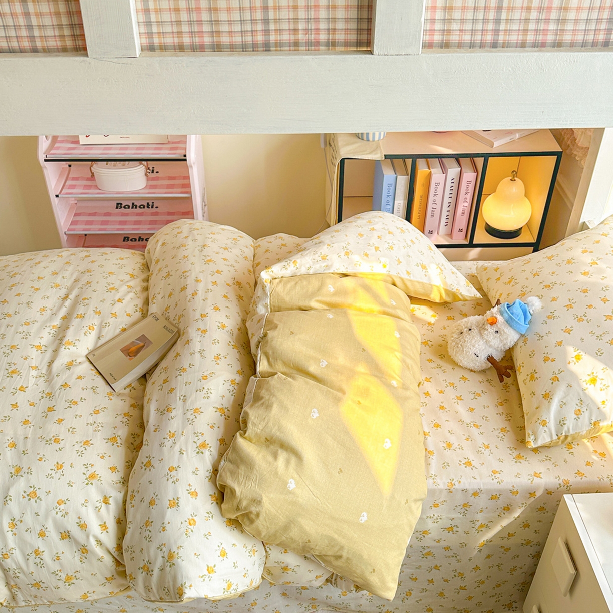 91家纺网 家纺一手货源 找家纺 简约家纺 2026新款全棉印花学生宿舍三件套系列 故事小黄花