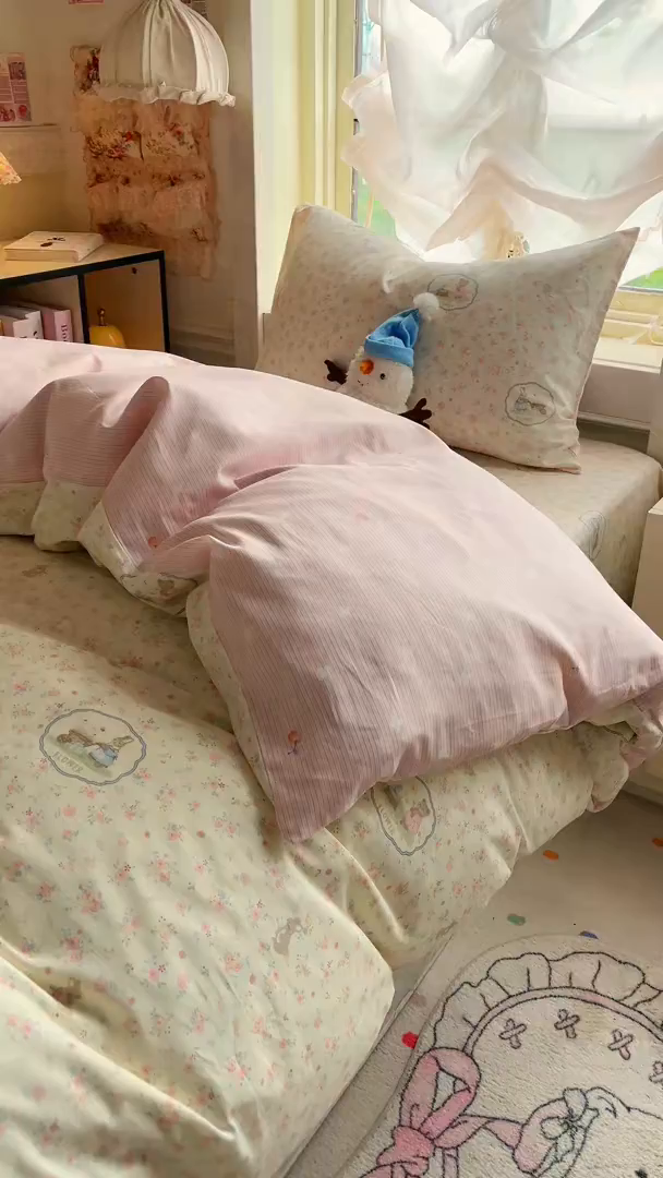 91家纺网 家纺一手货源 找家纺 简约家纺 2026新款全棉印花学生宿舍三件套系列 粉色花园兔-粉