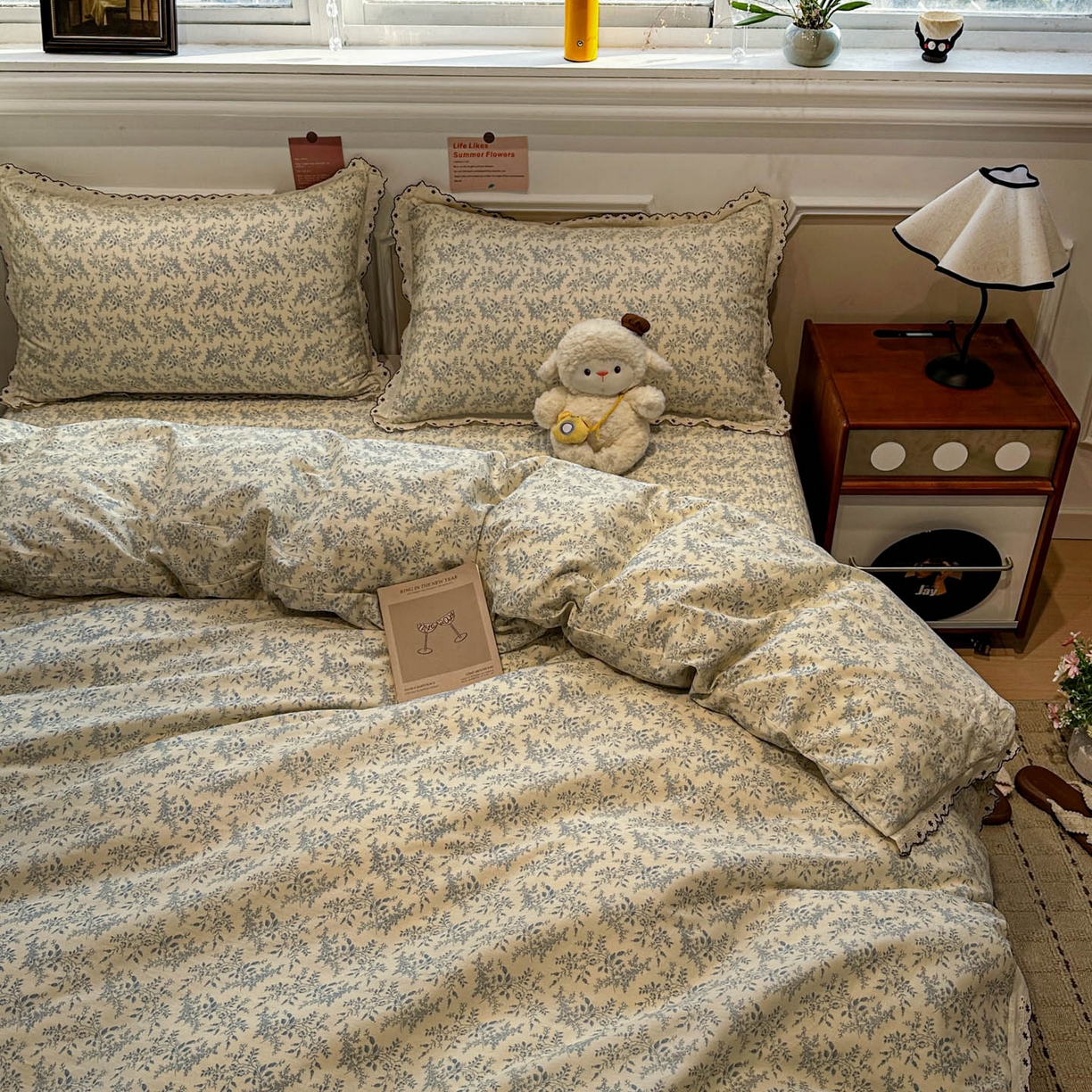 91家纺网 家纺一手货源 找家纺 橙子家居 2026新款纯棉法式复古蕾丝花边床盖四件套 枝蔓-浅蓝