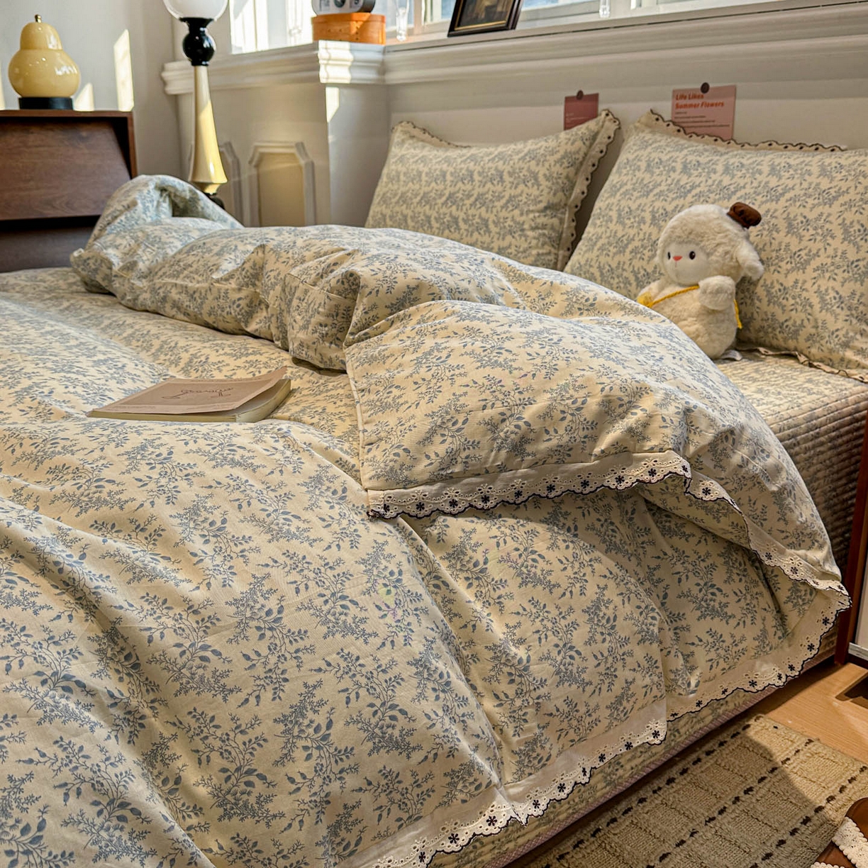 91家纺网 家纺一手货源 找家纺 橙子家居 2026新款纯棉法式复古蕾丝花边床盖四件套 枝蔓-浅蓝