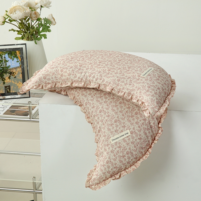 91家纺网 家纺一手货源 找家纺 明星枕业 2026新款韩式花边棉麻月牙荞麦枕可拆洗月亮枕头护颈椎枕芯 浅汐