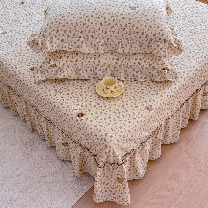 91家纺网 家纺一手货源 找家纺 爱多多家居 2026春夏花边款水洗古棉枕套 碎花小兔