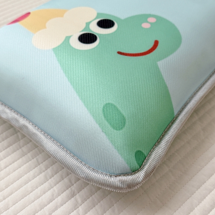 91家纺网 家纺一手货源 找家纺 萌宝家纺  2026新款夏季凉感儿童冰丝枕套双面冰藤枕(新增花型） 帽子恐龙