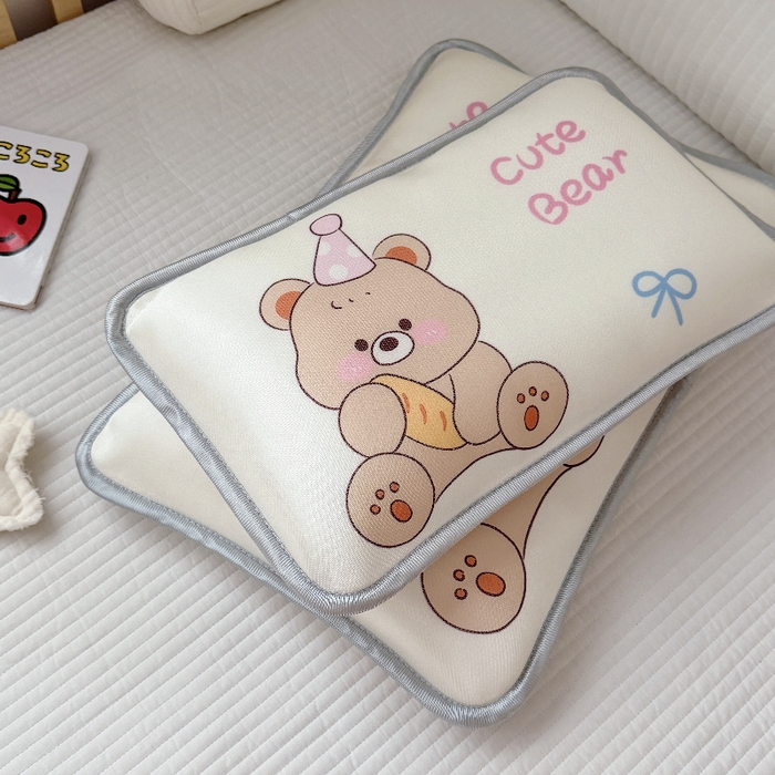 91家纺网 家纺一手货源 找家纺 萌宝家纺  2026新款夏季凉感儿童冰丝枕套双面冰藤枕(新增花型） 面包熊