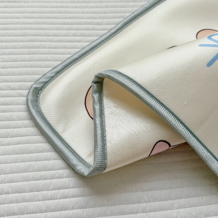 91家纺网 家纺一手货源 找家纺 萌宝家纺  2026新款夏季凉感儿童冰丝枕套双面冰藤枕(新增花型） 面包熊