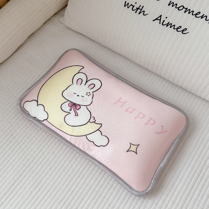 91家纺网 家纺一手货源 找家纺 萌宝家纺  2026新款夏季凉感儿童冰丝枕套双面冰藤枕(新增花型） 月亮兔