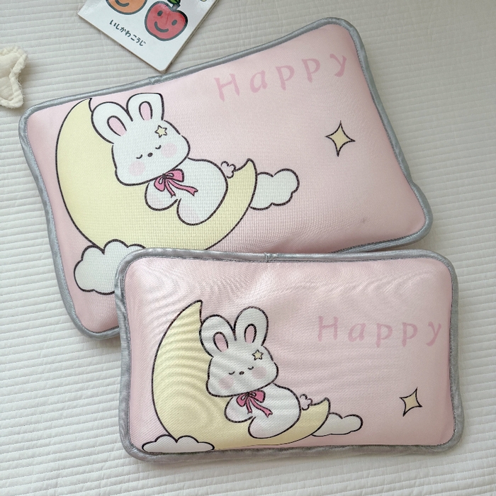 91家纺网 家纺一手货源 找家纺 萌宝家纺  2026新款夏季凉感儿童冰丝枕套双面冰藤枕(新增花型） 月亮兔