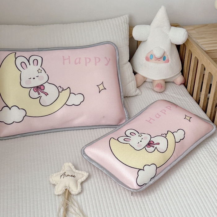 91家纺网 家纺一手货源 找家纺 萌宝家纺  2026新款夏季凉感儿童冰丝枕套双面冰藤枕(新增花型） 月亮兔