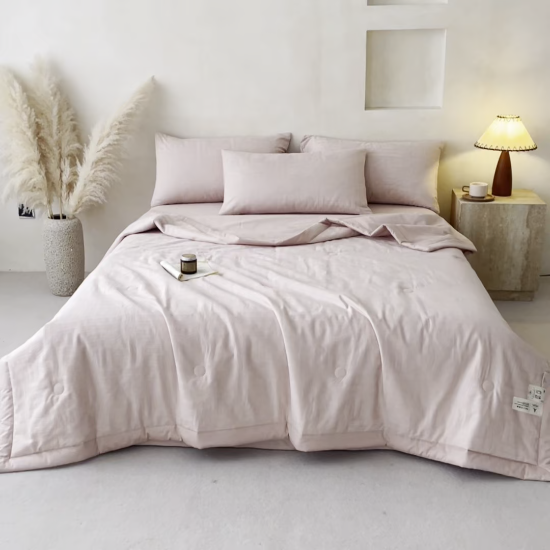 91家纺网 家纺一手货源 找家纺 一加一 2026新款全棉纯棉三层纱色织提花大豆夏被四件套-云棉肌理 幻纤影（粉金）