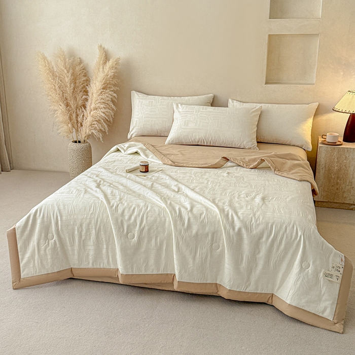 91家纺网 家纺一手货源 找家纺 一加一 2026新款全棉纯棉三层纱色织提花大豆夏被四件套-云棉肌理 幻纤影（米白）