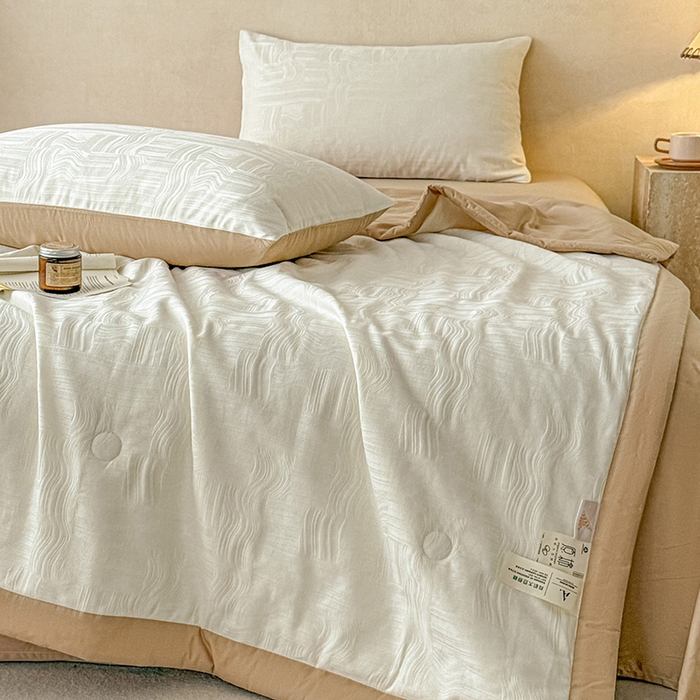 91家纺网 家纺一手货源 找家纺 一加一 2026新款全棉纯棉三层纱色织提花大豆夏被四件套-云棉肌理 幻纤影（米白）