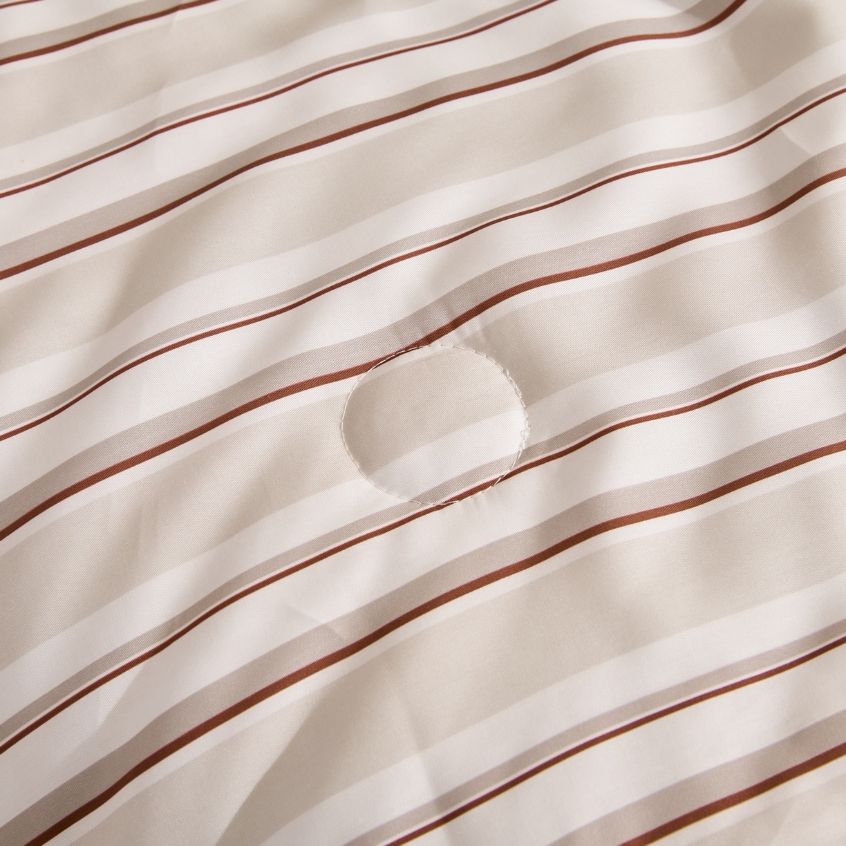 91家纺网 家纺一手货源 找家纺 慕晨 2026新款天丝莱赛尔数码印加绣花高级简奢丝滑丝绸卡通款夏被四件套 甜猫