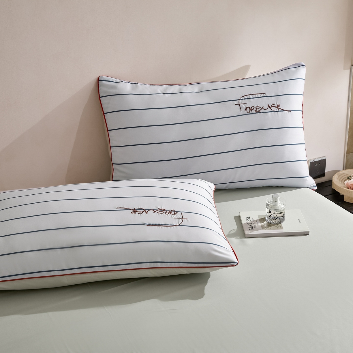 91家纺网 家纺一手货源 找家纺 慕晨 2026新款天丝莱赛尔数码印加绣花高级简奢丝滑丝绸卡通款被套四件套 永恒