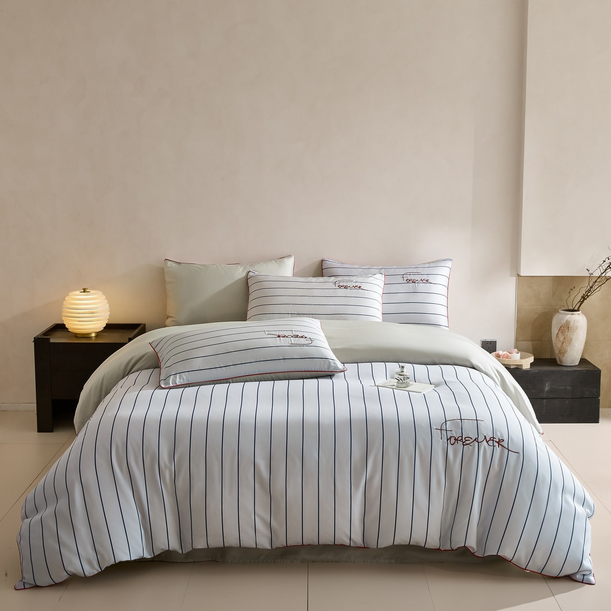 91家纺网 家纺一手货源 找家纺 慕晨 2026新款天丝莱赛尔数码印加绣花高级简奢丝滑丝绸卡通款被套四件套 永恒