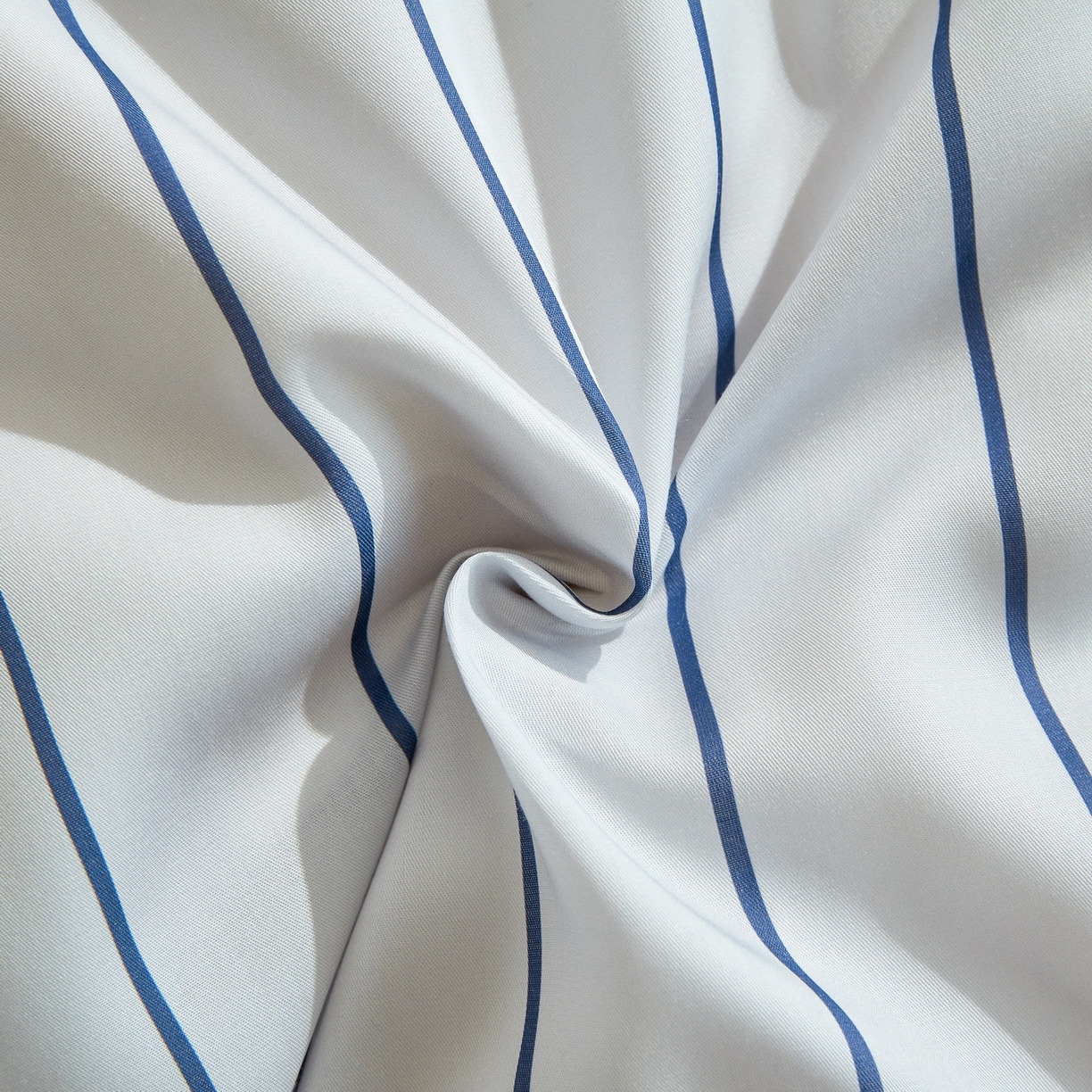 91家纺网 家纺一手货源 找家纺 慕晨 2026新款天丝莱赛尔数码印加绣花高级简奢丝滑丝绸卡通款被套四件套 永恒